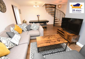 4 Bed Townhouse/Free Parking